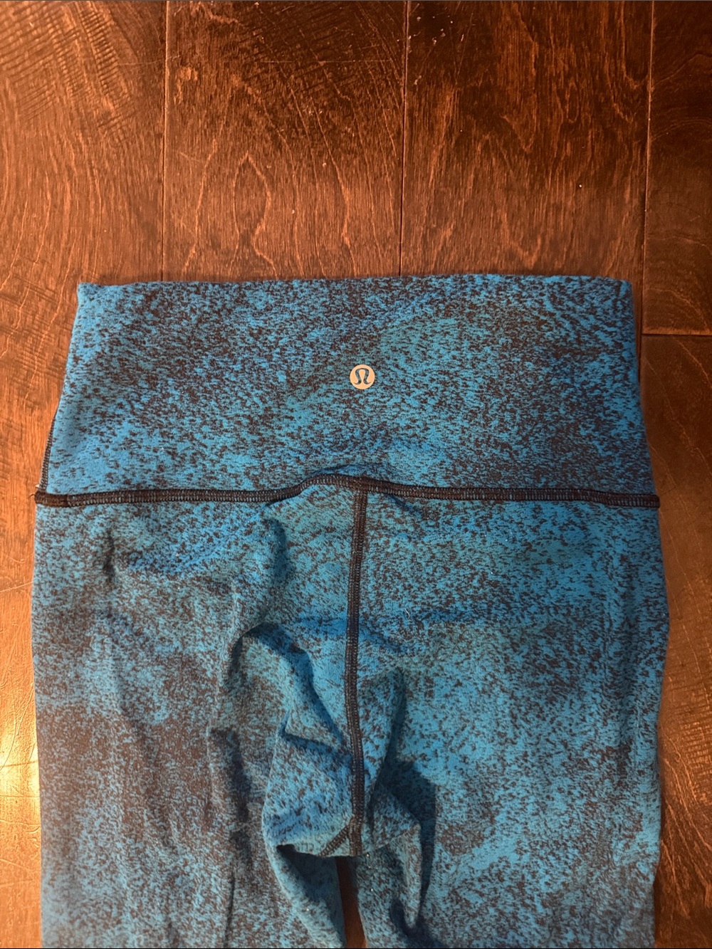 Lululemon Wunder Under Pant III Size 6
Luon Spray Jacquard Shocking Blue Black - Picture 3 of 5